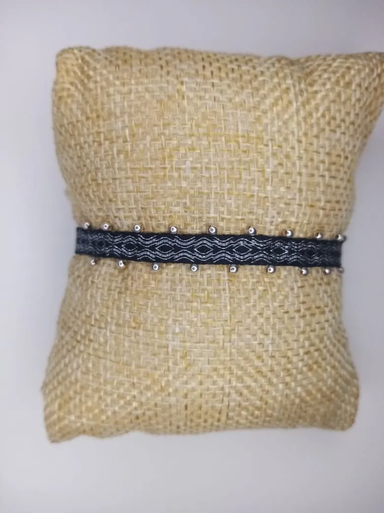 Luna Nocturna, pulsera de telar en tonos plata