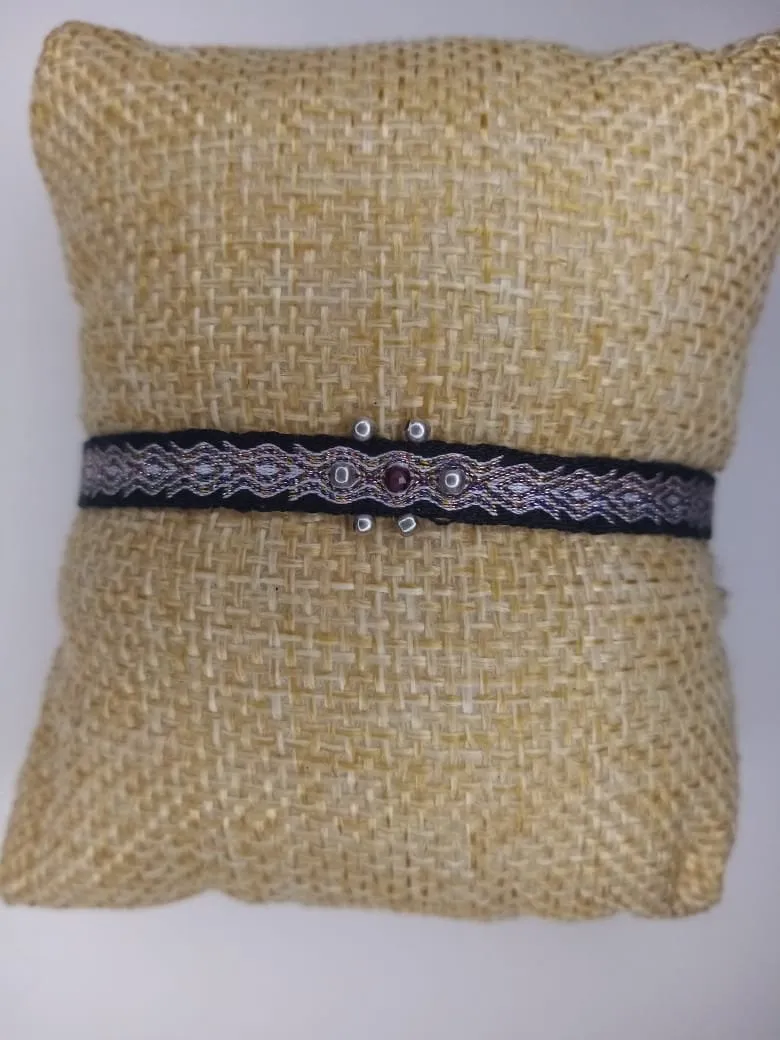 Noche Estelar, pulsera de telar en tonos plata